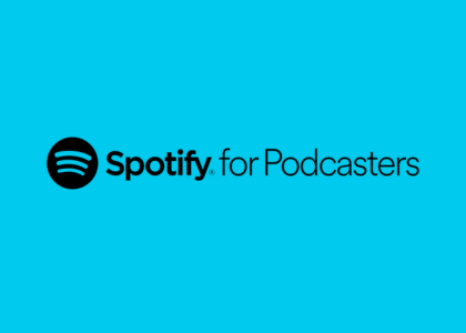 Logo Spotify dla podcasterów na niebieskim tle.